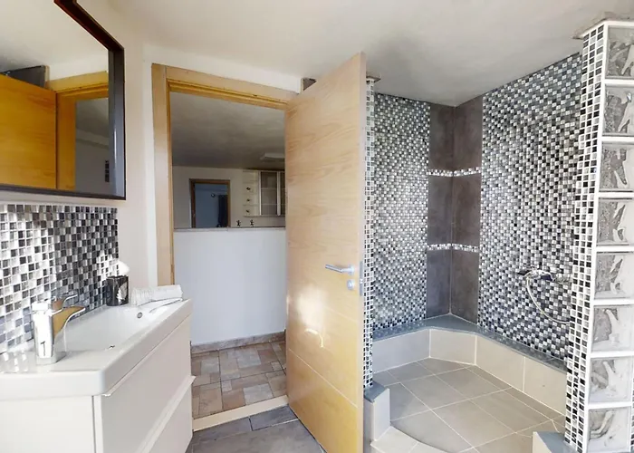 Exclusive Super-villa 12 Bed,11 Bath With Amazing Facilities, Sea And Mountain Views 빌라 티아즈