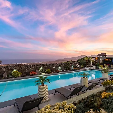 Exclusive Super-Size Holiday Home - 12 Bed,11 Bath With Amazing Facilities, Sea And Mountain Views Tías