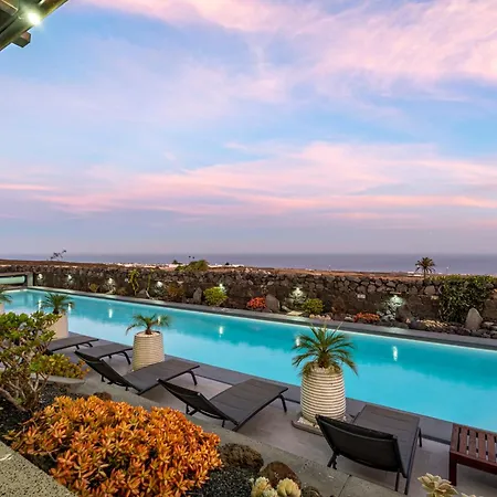 Exclusive Super-Size Holiday Home - 12 Bed,11 Bath With Amazing Facilities, Sea And Mountain Views