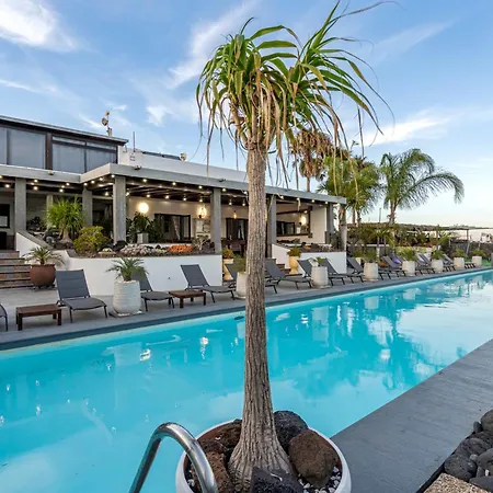 Exclusive Super-Size Holiday Home - 12 Bed,11 Bath With Amazing Facilities, Sea And Mountain Views