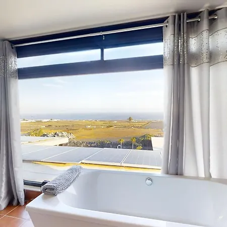 Exclusive Super-Size Holiday Home - 12 Bed,11 Bath With Amazing Facilities, Sea And Mountain Views Villa Tías