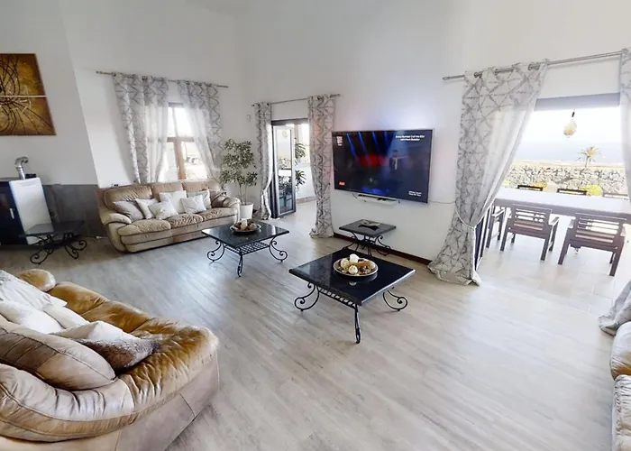 Exclusive Super-villa 12 Bed,11 Bath With Amazing Facilities, Sea And Mountain Views *