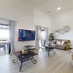 Willa Exclusive Super-villa 12 Bed,11 Bath With Amazing Facilities, Sea And Mountain Views Tías