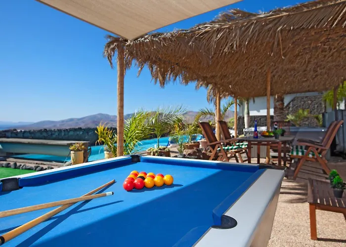 Villa Exclusive Super-villa 12 Bed,11 Bath With Amazing Facilities, Sea And Mountain Views Tías